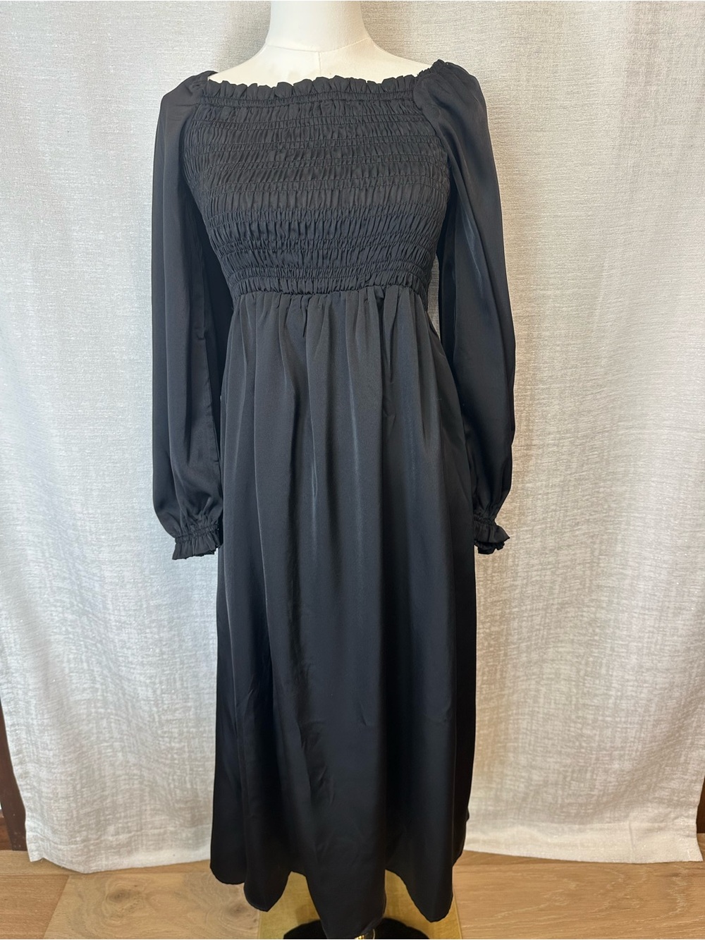 Elloh Black Matte Smocked Long Sleeve Midi Dress